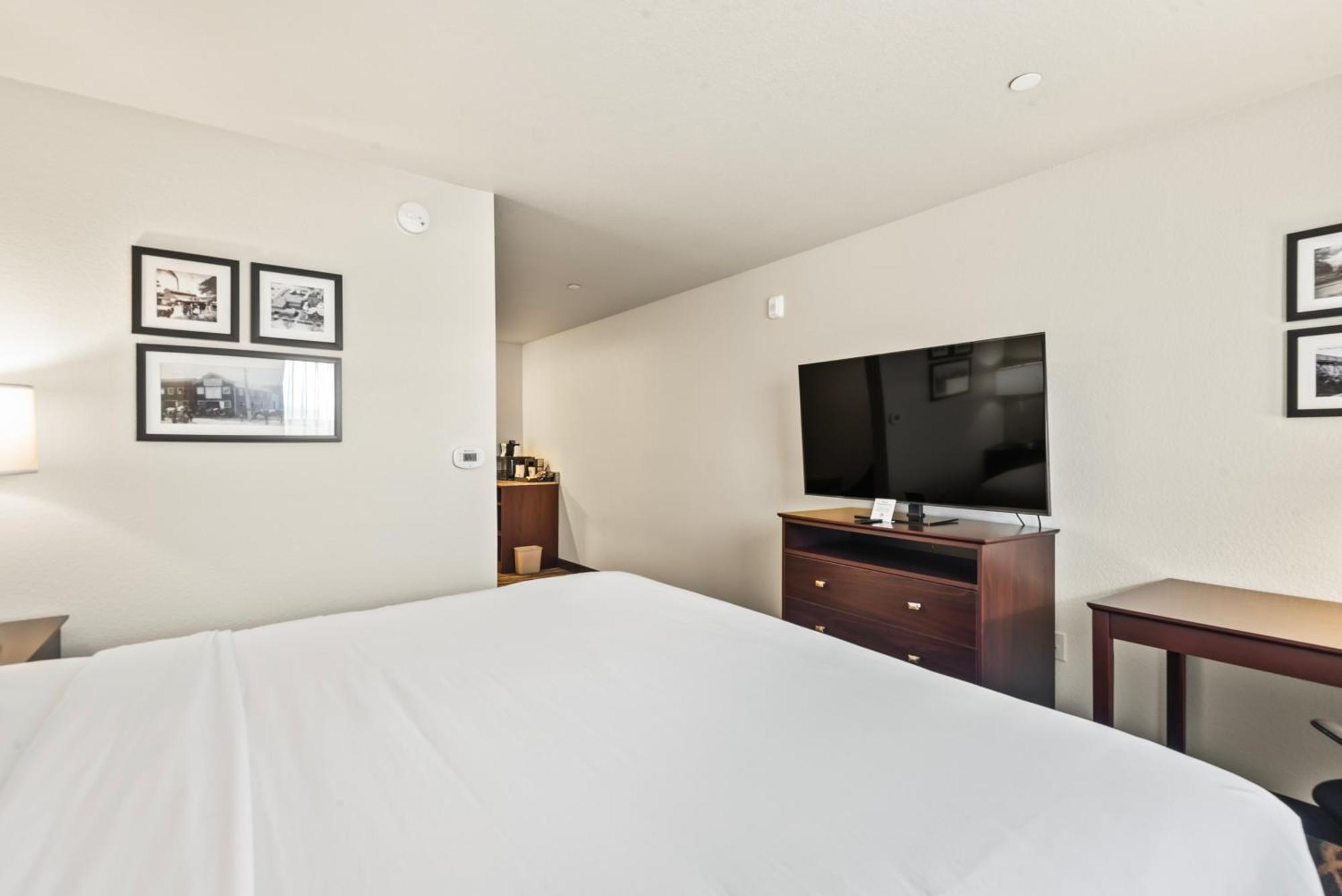 Cobblestone Hotel & Suites - คัลแมน ภายนอก รูปภาพ